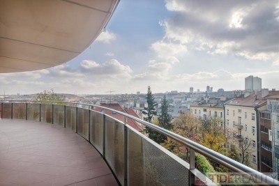 Rent of extraordinery apartment with terrace, Praha 23, U Zvonařky