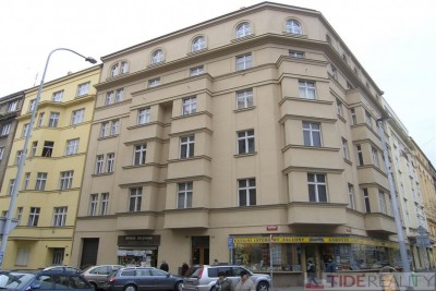 Bright, spacious 3+1 unfurnished apartment in Radhošťská str., Praha 3
