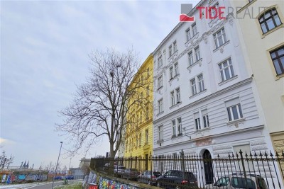 Sale of two separate units 1+kk and 2+kk with a total area of 74.4m2, Příběnická, Prague 3.