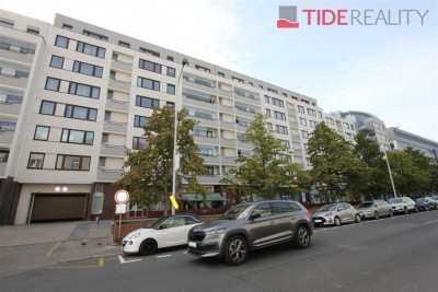 Unfurnished apartment 3+kk with a balcony, just a few steps from the Vyšehrad metro station.