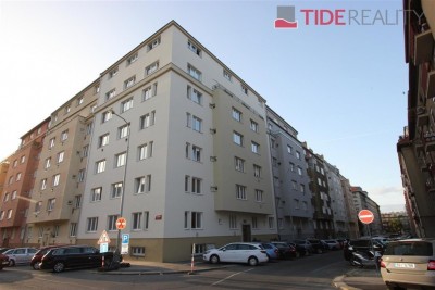Viklefova - furnished apartment in a quiet street near a park