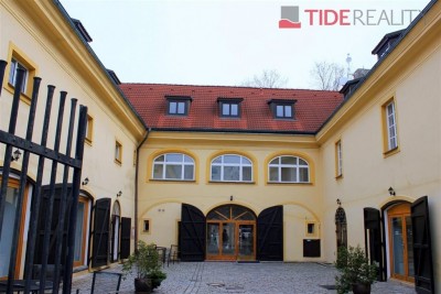 Spacious offices in a unique setting, 3 mins from Strašnická metro, Prague 10