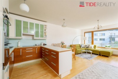 Krásný prostorný byt 4+kk, balkon, garážové stání, v sousedství Divoké Šárky, Tibetská, Praha 6 Vokovice