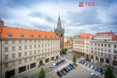 Jedinečný byt 94m2, poslední patro s výhledem přímo na Jindřišskou věž, Senovážné nám., Praha 1