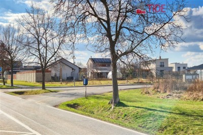 Rohový stavební pozemek Červená skála HusinecŘež