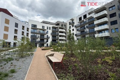 moderní garzonka s parkováním a balkonem