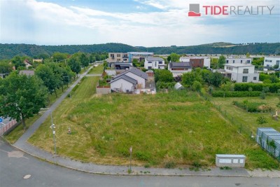 Rohová stavební parcela na Červené skále v Řeži u Prahy