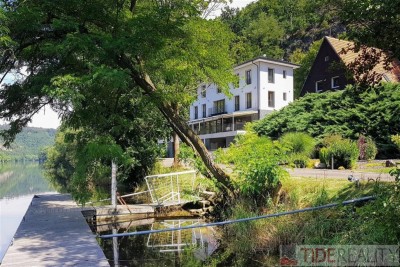 Prodej uzavřeného areálu s hotelem na Vltavě, Hradištko