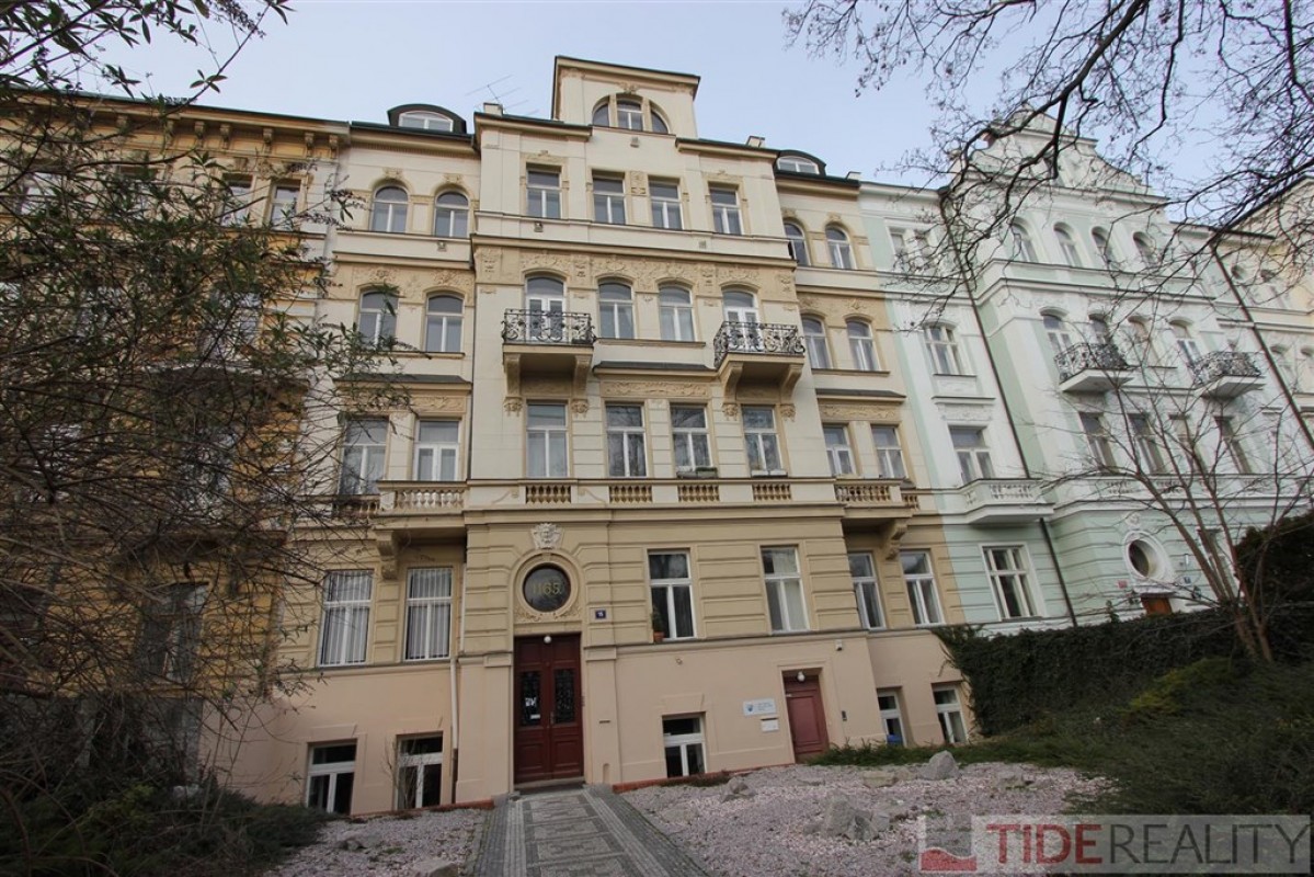 Nově rekonstruovaný byt 2+kk na Vinohradech - Dykova ul., Praha 2