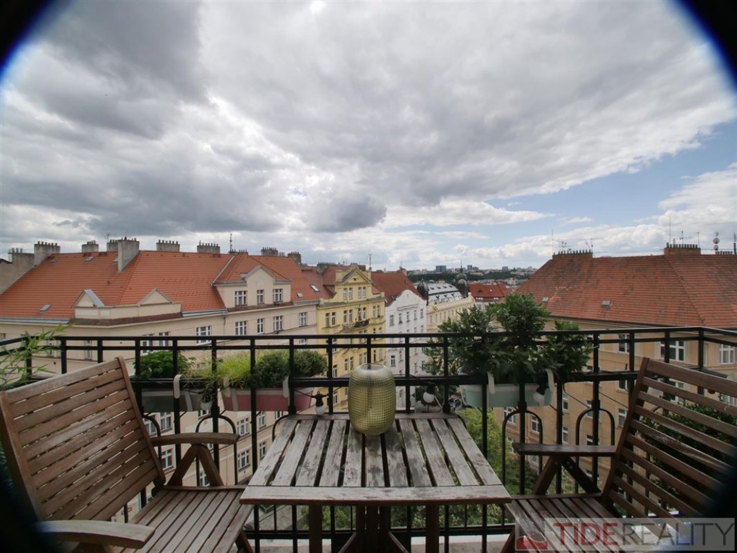 Pronájem slunného bytu na rozhraní Vinohrad a Vršovic, Žitomírská, Praha 10
