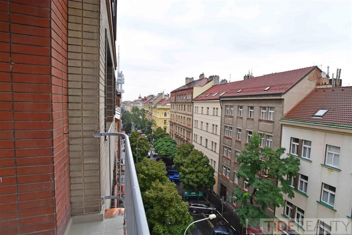 Pronájem nově zrekonstruovaného  bytu 2+kk, Praha 3, Vinohrady, Řipská ul.