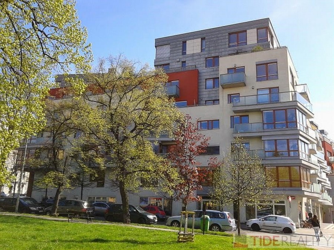 Pronájem zařízeného bytu 2+kk Praha 4 Podolí nedaleko nábřeží a Vyšehradu