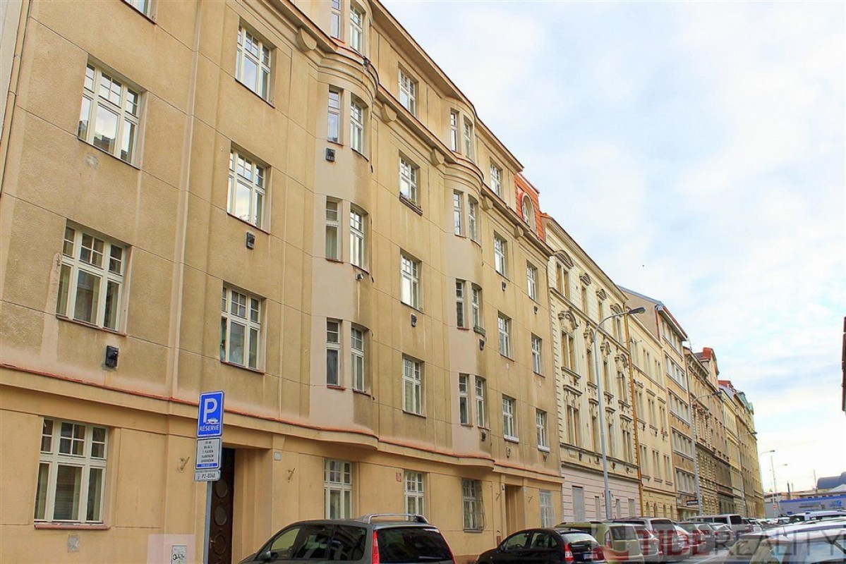 REZERVACE. Byt 2+1 s balkonem, plocha celkem 80 m2, 2.NP, Praha 2 Vinohrady, ul. Sarajevská