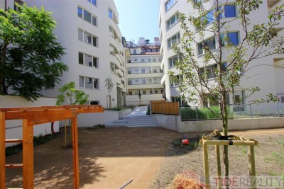 Pronájem bytu 2+kk s balkonem, 52m2 v novostavbě u Václ. náměstí, Praha 1, Krakovská ul.