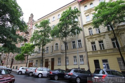 Split apartment 4+kk with terrace and winter garden in Vinohrady area for rent, Mánesova st., Prague 2